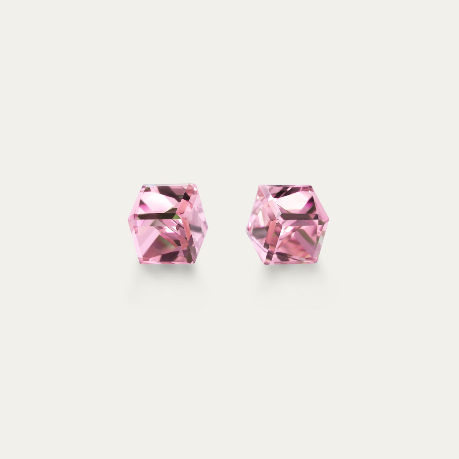 Irene - Light Rose - Cristal cubique de couleur rose de 4 mm - Boucles d&